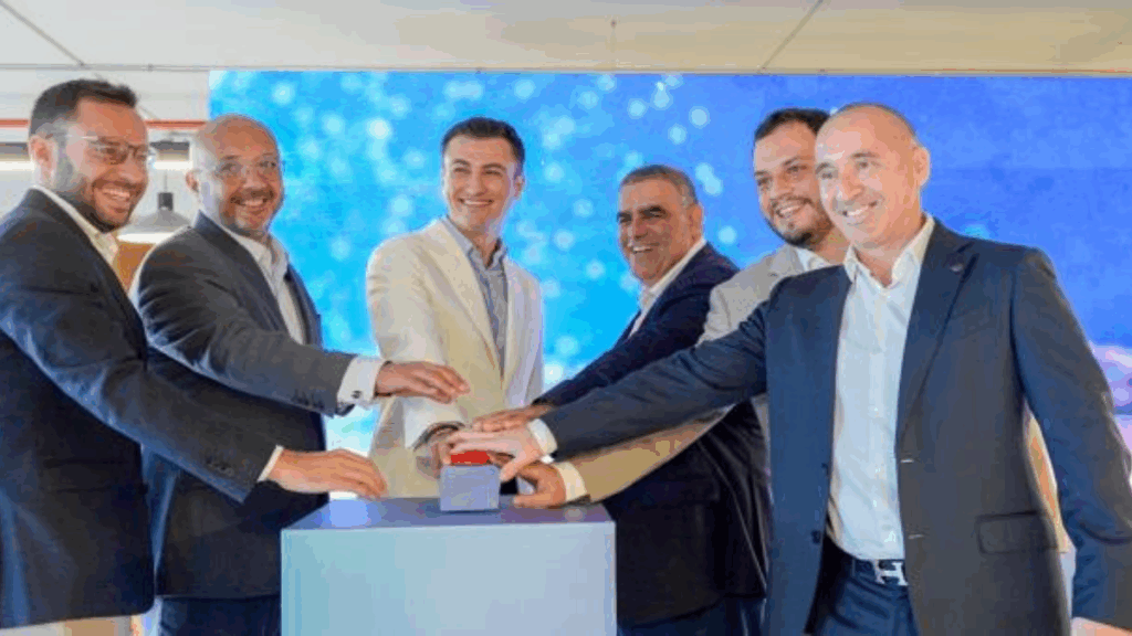 “Prédio moderno da Clever Advertising em Malta, simbolizando a expansão da empresa com investimento de €7,5 milhões no setor de marketing digital e tecnologia.”