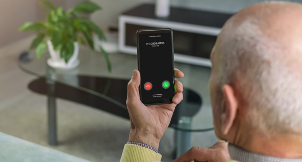 "Informações sobre o número 11 2135-0135 do INSS, explicando como identificar ligações oficiais, evitar golpes e confirmar a autenticidade do contato pelo Meu INSS ou Central 135."