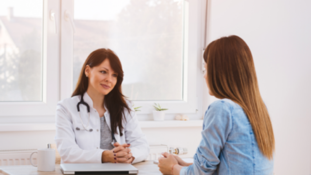 Centro ginecológico moderno com ambiente acolhedor, equipado para atendimento especializado em saúde da mulher, oferecendo consultas, exames preventivos e acompanhamento ginecológico com foco em cuidado humanizado e segurança clínica.